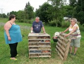 des abris à insectes pour nos amis les abeilles et autres coléoptères ...! merci Valérie, Thérèse, Philippe, Francis, Claude